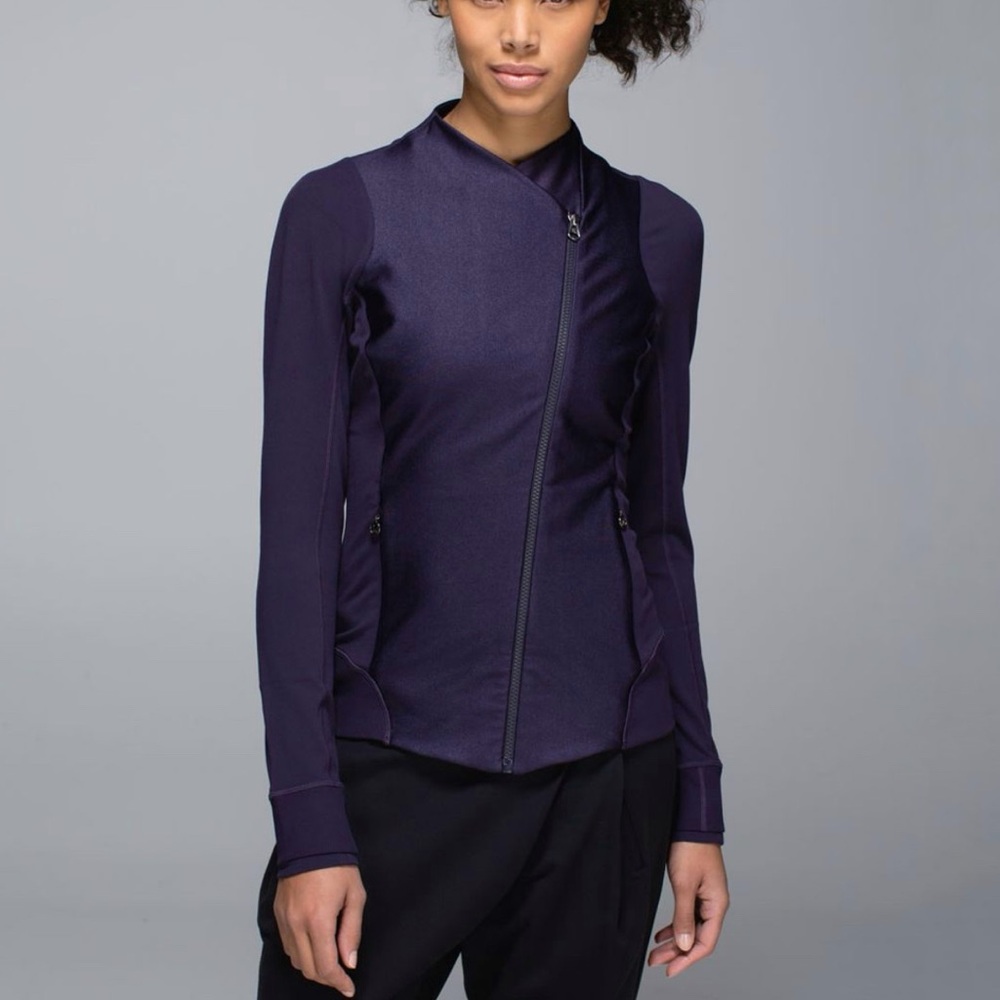 Lululemon black grape purple Emerge Renewed sideways zipper zip up Jacket - Picture 8 of 10